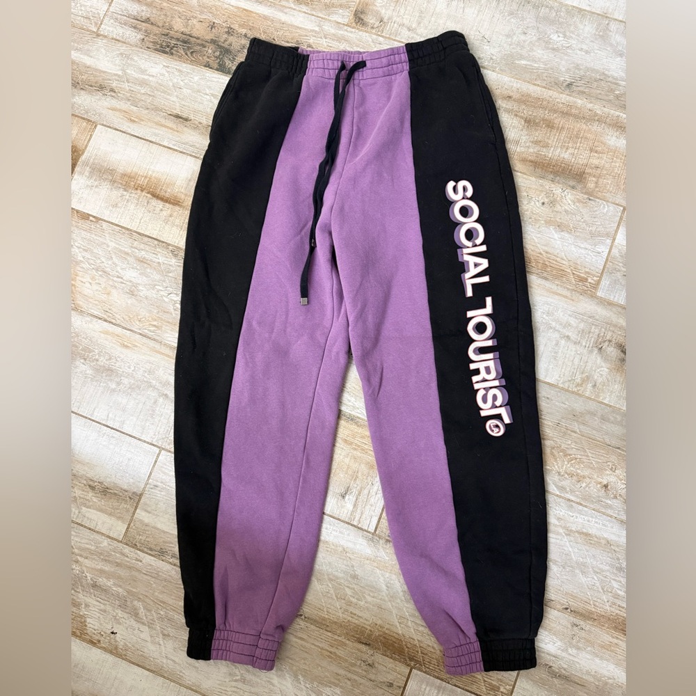 Abercrombie & Fitch Social Tourist Women's Black and Purple Joggers